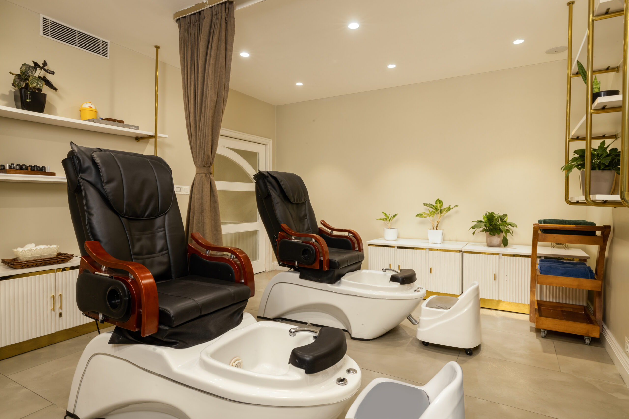 saloon1